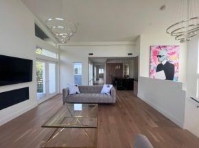 Gorgeous Private and Gated Home in Silver Lake with Pool & Views